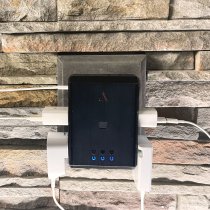 Austere III Series \\ Power 4-Outlet with Omniport USB